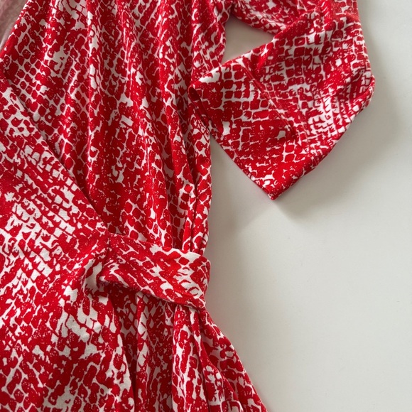 Diane Von Furstenberg-Wrap Dress-Serpent-Simple Tango Red-White-Classic-Size 8 - Picture 8 of 15